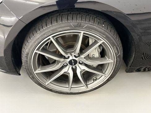 Used 2025 Genesis G70 2.5T image 11