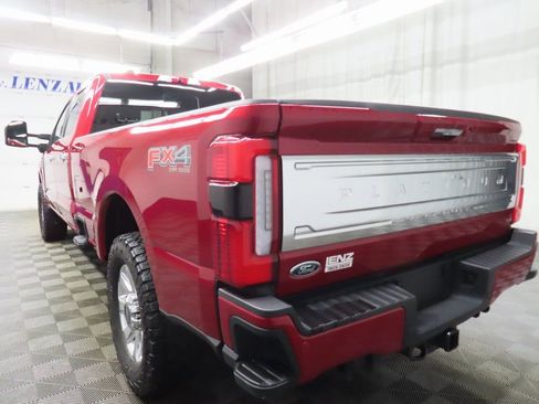 Used 2024 Ford F250 Platinum w/ FX4 Off-Road Package image 5