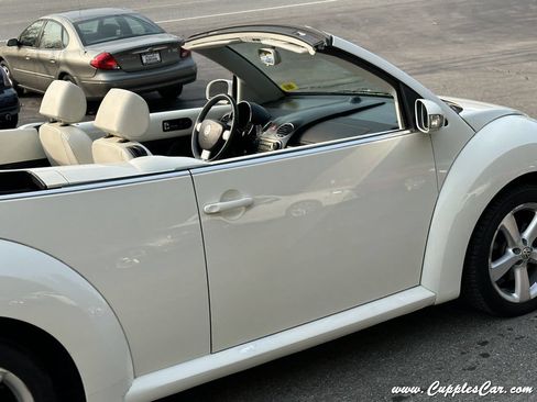 Used 2007 Volkswagen Beetle Triple White Edition FWD image 35