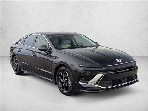 Certified 2025 Hyundai Sonata SEL image 3