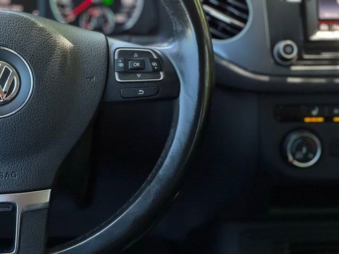 Used 2016 Volkswagen Tiguan S image 31