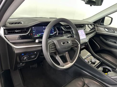 Used 2023 Jeep Grand Cherokee 30th Anniversary image 13