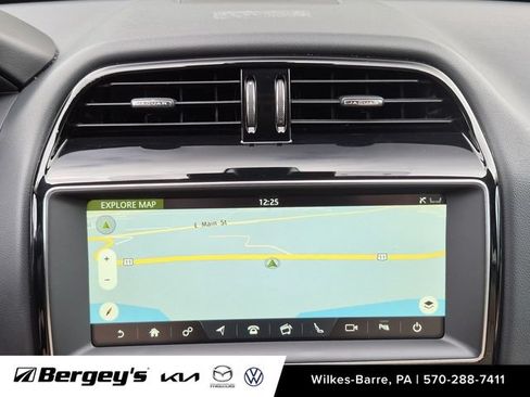 Used 2020 Jaguar F-PACE Premium AWD/4WD image 19
