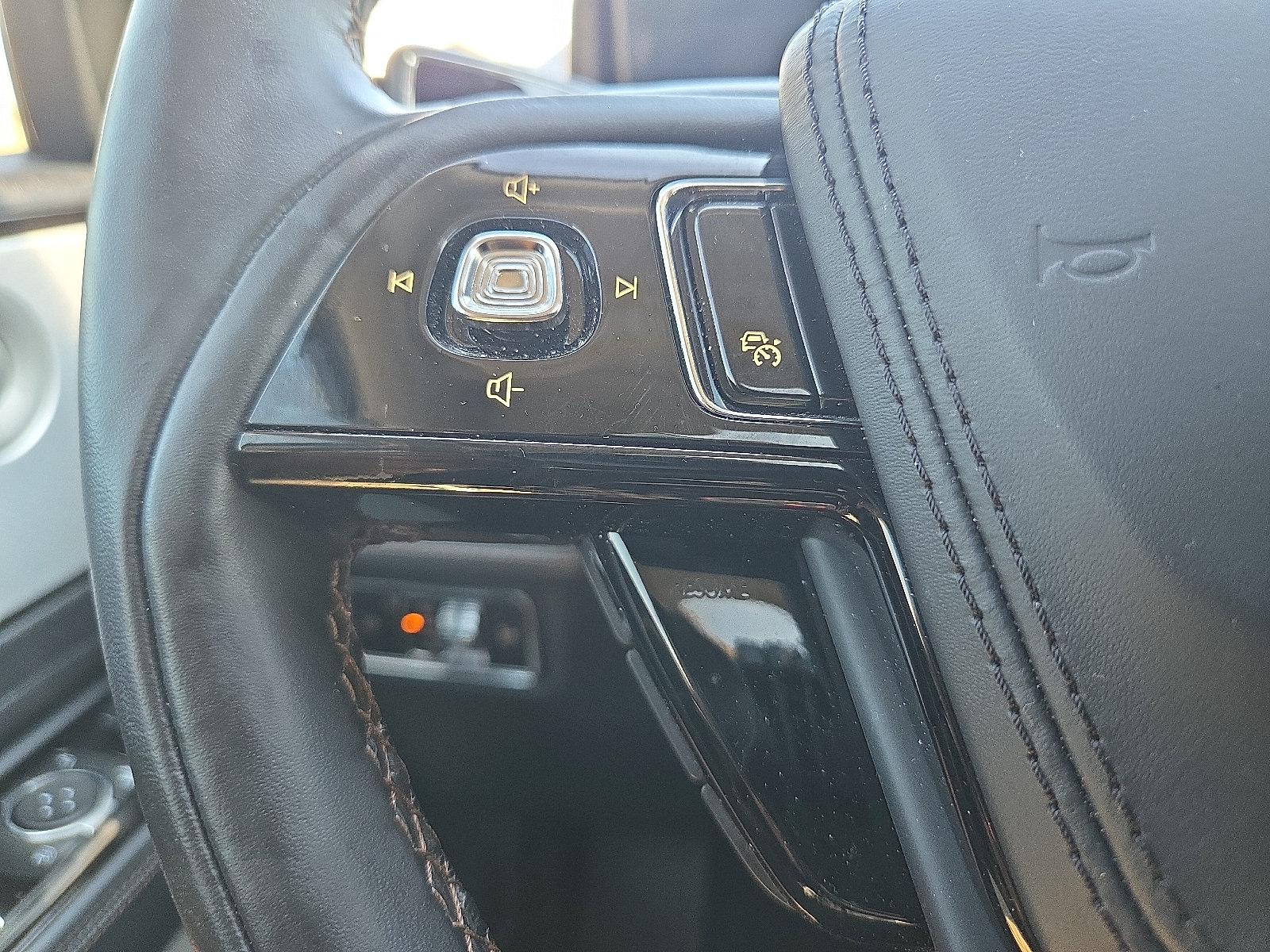 Used 2025 Lincoln Aviator Reserve w/ Equipment Group 201A AWD/4WD image 19