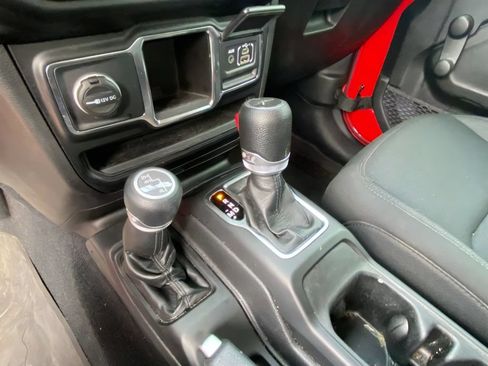 Used 2022 Jeep Gladiator Sport AWD/4WD image 21