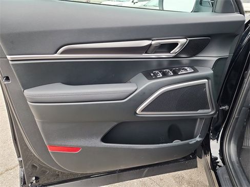 New 2025 Kia Telluride LX image 9