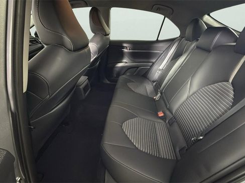 Used 2024 Toyota Camry SE image 25