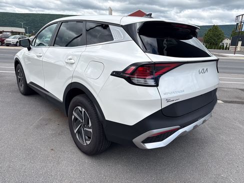 Used 2023 Kia Sportage LX AWD/4WD image 6
