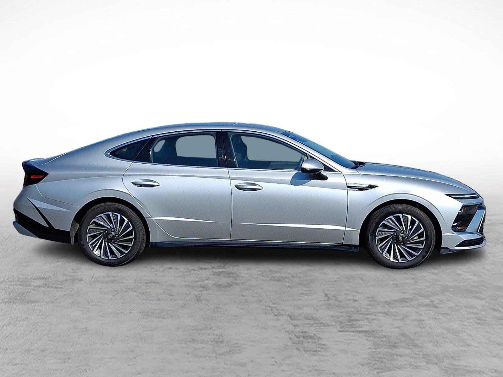 Used 2025 Hyundai Sonata SEL FWD image 7