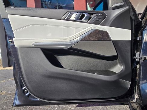 Used 2023 BMW X7 xDrive40i w/ M Sport Package image 13