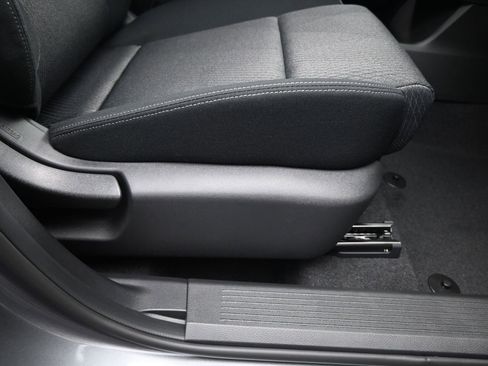 Used 2026 Nissan Rogue SV image 15