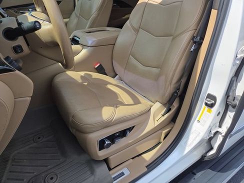 Used 2019 Cadillac Escalade Platinum AWD/4WD image 29