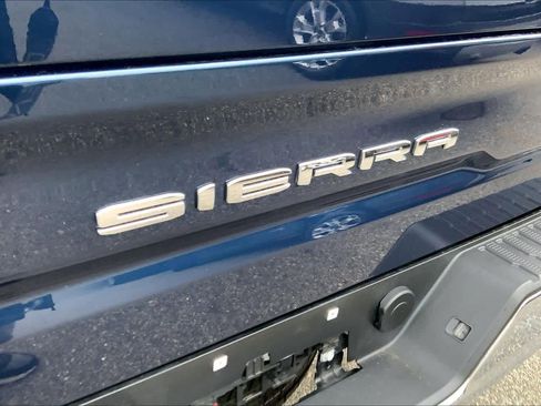 Used 2023 GMC Sierra 1500 SLT w/ SLT Convenience Package image 31
