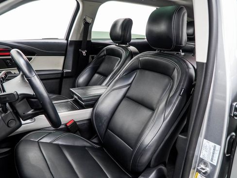 Used 2024 Lincoln Nautilus Premier w/ Equipment Group 102A image 38