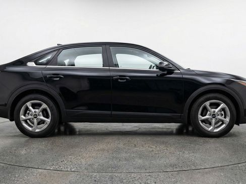 Used 2025 Kia K4 LXS image 11