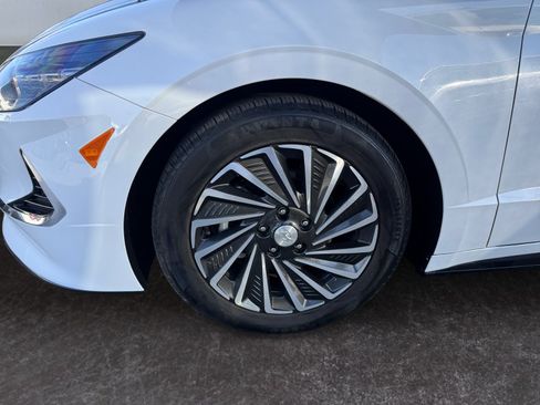 Used 2021 Hyundai Sonata Limited w/ Cargo Package FWD image 13