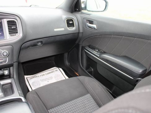 Used 2023 Dodge Charger SXT image 32
