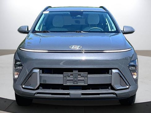 Used 2024 Hyundai Kona SEL w/ Convenience Package AWD/4WD image 3