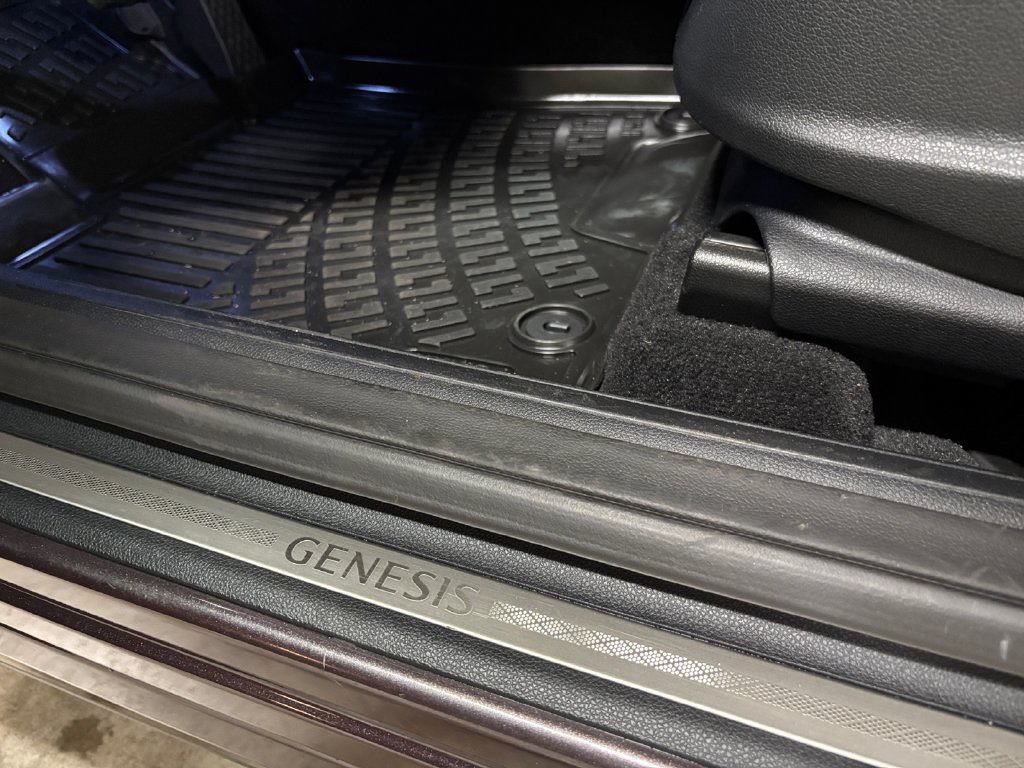 Used 2023 Genesis GV70 2.5T w/ Select Package AWD/4WD image 42
