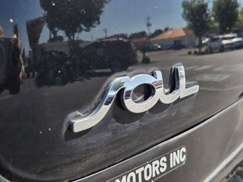 Used 2015 Kia Soul + w/ Primo Package FWD image 9