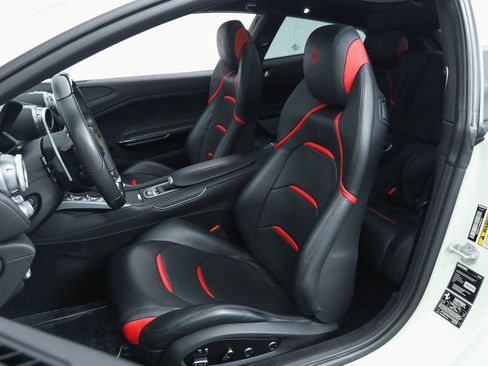 Certified 2020 Ferrari GTC4Lusso image 5