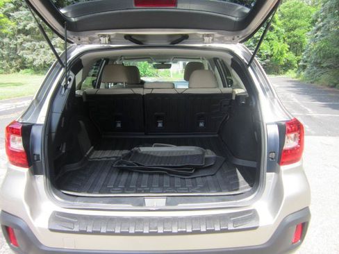 Used 2018 Subaru Outback 2.5i Premium AWD/4WD image 26