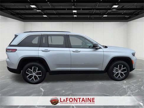 Used 2024 Jeep Grand Cherokee Limited image 6