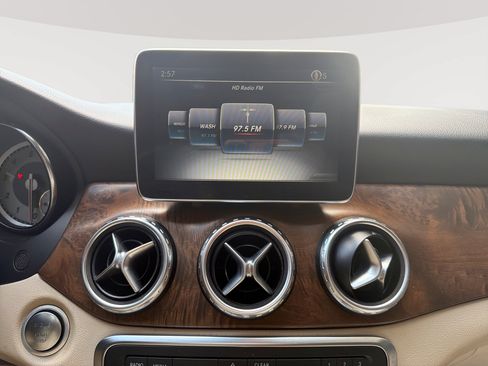 Used 2016 Mercedes-Benz GLA 250 4MATIC image 11