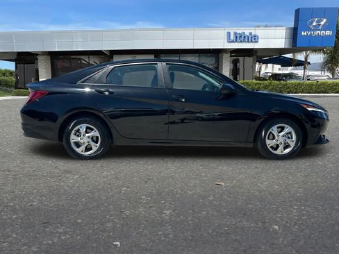 Used 2023 Hyundai Elantra SE FWD image 9