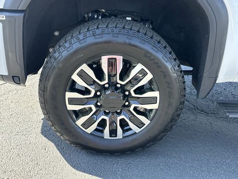 Used 2024 GMC Sierra 2500 Denali Ultimate image 11