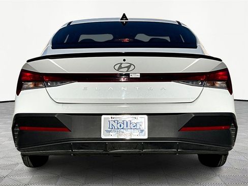 Certified 2025 Hyundai Elantra Sport image 4