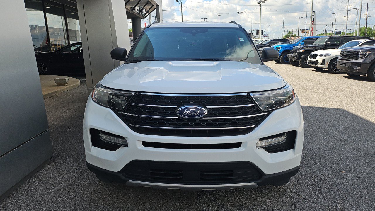 Used 2023 Ford Explorer XLT w/ Equipment Group 202A RWD image 7