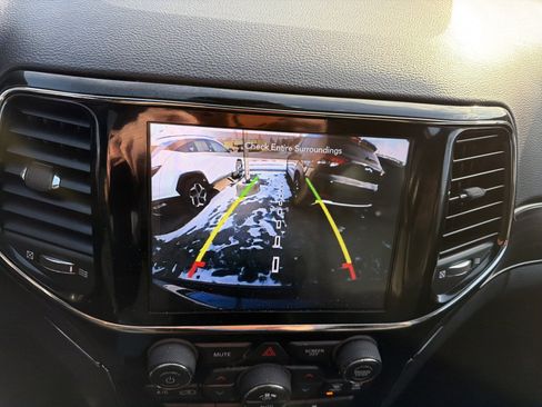 Used 2020 Jeep Grand Cherokee Limited X image 19