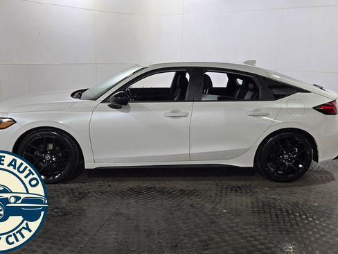 Used 2023 Honda Civic Sport image 4