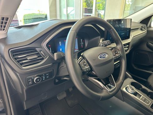 Certified 2026 Ford Escape SE FWD image 16