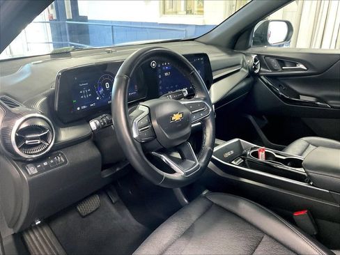 Used 2025 Chevrolet Equinox LT w/ Convenience Package II AWD/4WD image 8