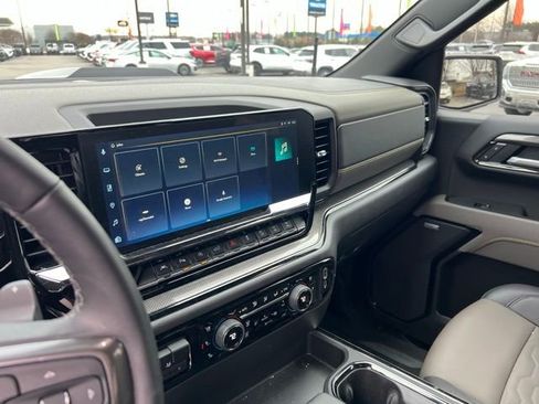 Used 2025 Chevrolet Silverado 1500 ZR2 w/ Technology Package image 15