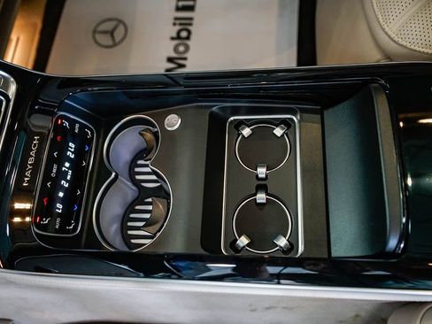 Certified 2024 Mercedes-Benz Maybach S 680 4MATIC image 21