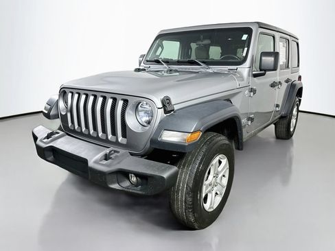 Used 2018 Jeep Wrangler Unlimited Sport S AWD/4WD image 3