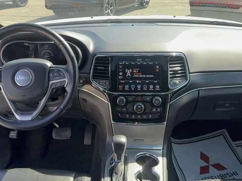 Used 2021 Jeep Grand Cherokee Limited image 11