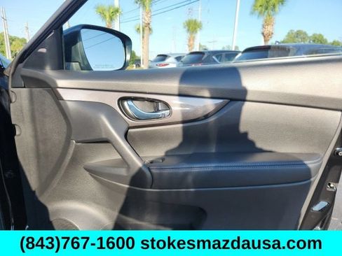 Used 2020 Nissan Rogue SV FWD image 24