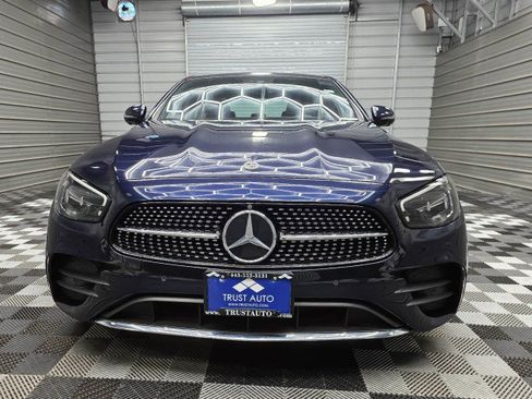 Used 2022 Mercedes-Benz E 350 4MATIC Sedan image 4