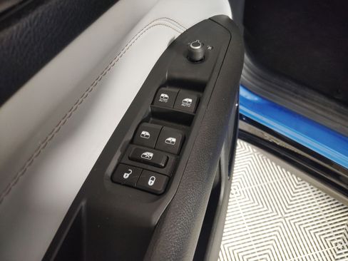 Used 2025 Jeep Compass Limited w/ Elite Group image 23