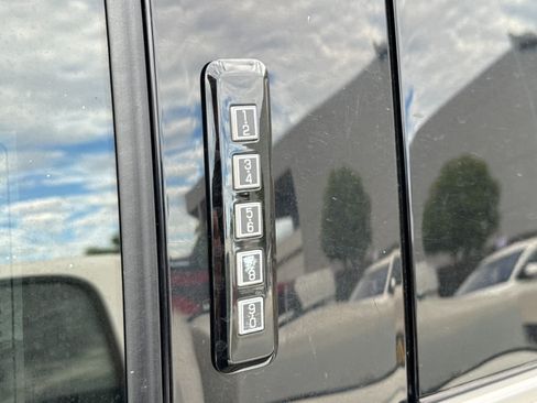 Used 2024 Ford F150 Platinum w/ Equipment Group 703A Plus AWD/4WD image 4