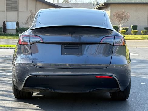 Used 2022 Tesla Model Y Performance image 6