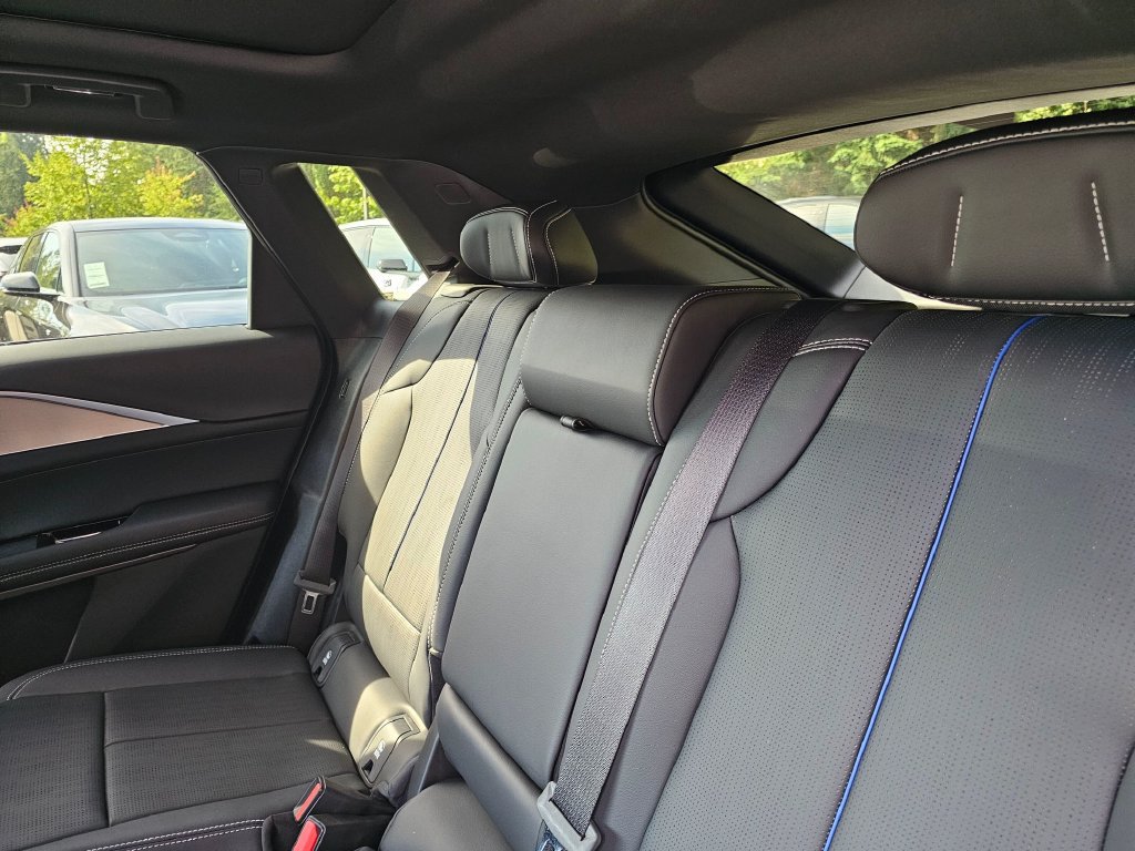 New 2027 Cadillac Lyriq Luxury AWD/4WD image 21