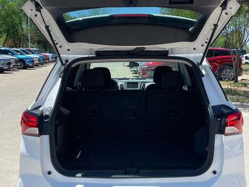 Used 2024 Chevrolet Equinox LS w/ Driver Confidence II Package image 25