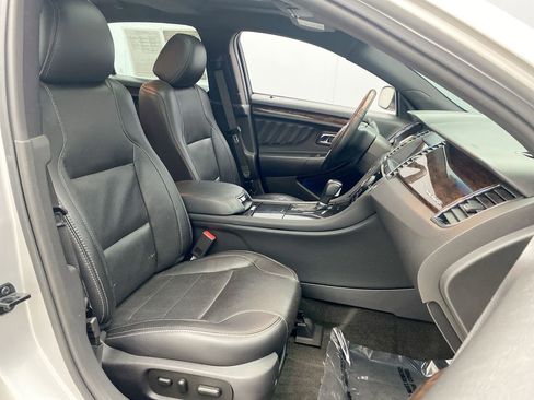 Used 2018 Ford Taurus Limited AWD/4WD image 23