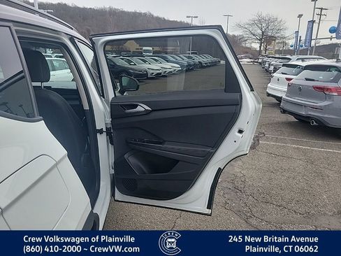 Certified 2025 Volkswagen Taos SE image 44