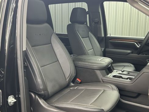 Used 2025 GMC Sierra 3500 Denali image 41